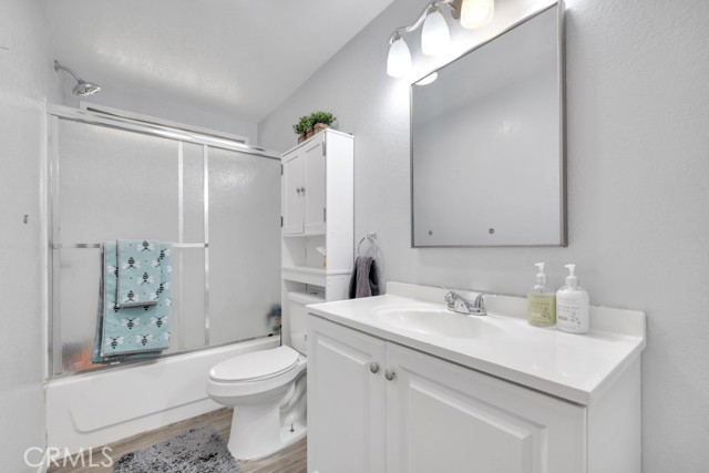 24425 Woolsey Canyon Road, West Hills CA: https://media.crmls.org/medias/af32a1c8-0398-4c50-b498-692afc1d2db1.jpg