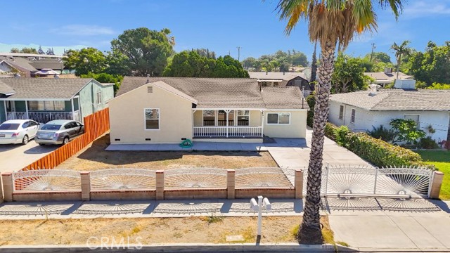 9411 Catawba Avenue, Fontana CA: https://media.crmls.org/medias/af32b411-f420-4027-8b7d-afe06abe054d.jpg