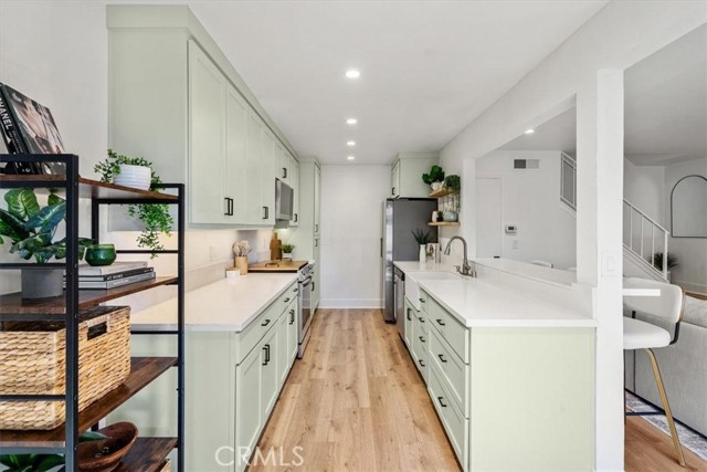 1196 Landsburn Circle, Westlake Village CA: https://media.crmls.org/medias/af32e2ca-1c3e-45dc-9312-fdc17f26a87f.jpg