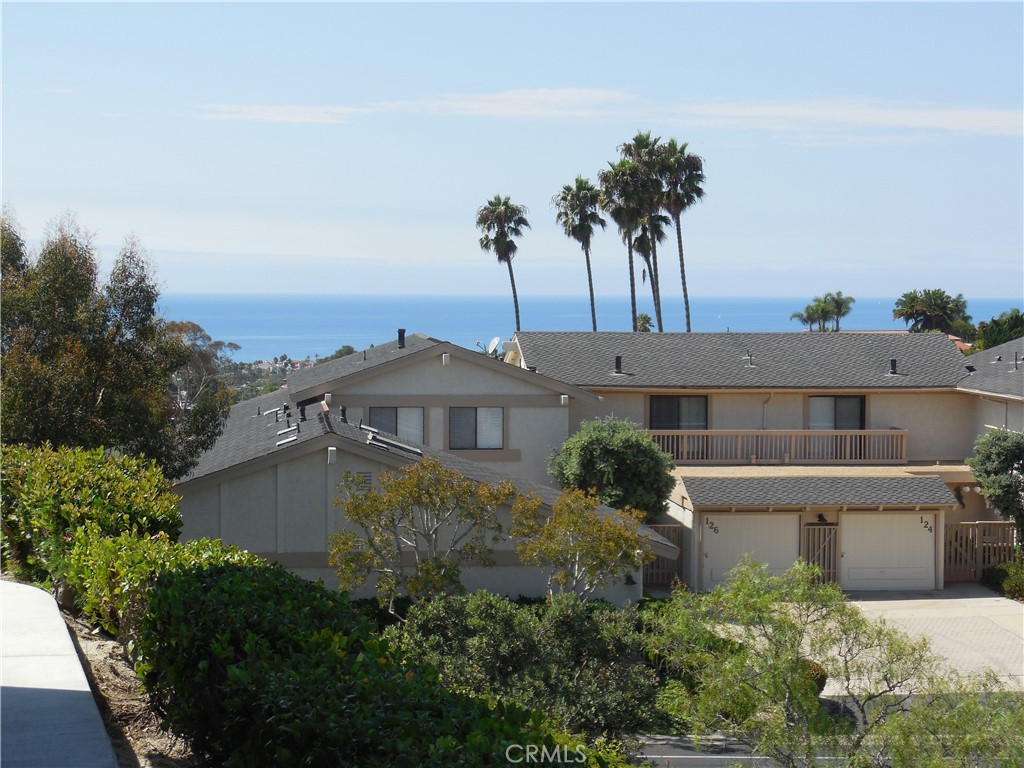 151 Avenida Adobe
