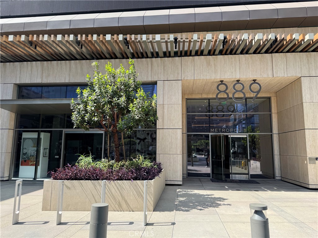 889 Francisco Street #1106