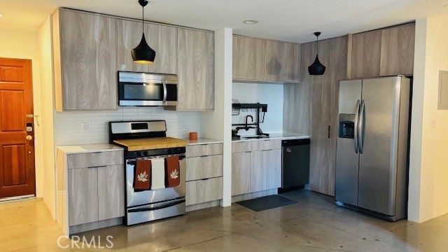 Detail Gallery Image 2 of 8 For 18645 Hatteras #102,  Tarzana,  CA 91356 - 1 Beds | 1 Baths