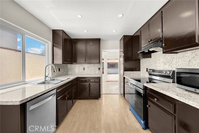 Detail Gallery Image 20 of 28 For 4182 Escudero Dr, Irvine,  CA 92620 - 3 Beds | 2 Baths