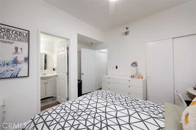 Detail Gallery Image 9 of 21 For 720 W 4th #110,  Long Beach,  CA 90802 - 1 Beds | 2 Baths