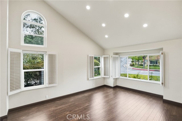 Image 28 of 73 For 3537 Foxglove Road