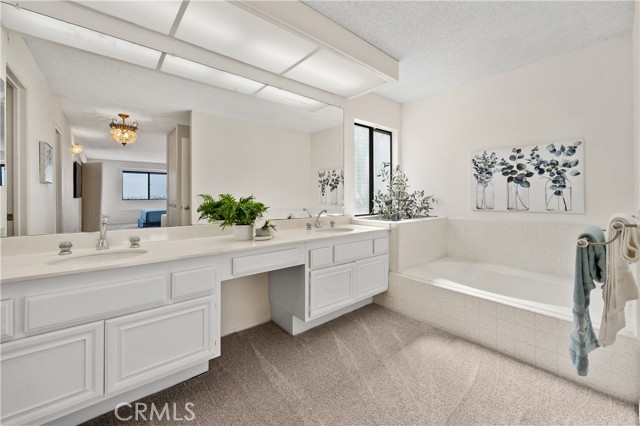 3rd level FULL bath. There is a separate shower room and 2 walk-in closets.