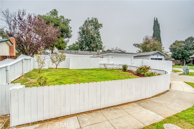 Detail Gallery Image 1 of 1 For 5604 N Tamera Ave, Fresno,  CA 93711 - 3 Beds | 2 Baths