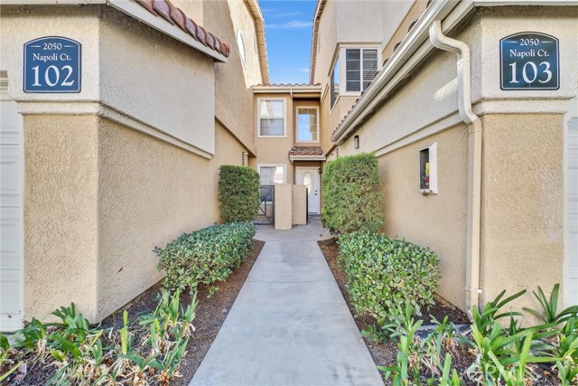 Detail Gallery Image 2 of 61 For 2050 Napoli Court #103,  Corona,  CA 92881 - 3 Beds | 2/1 Baths