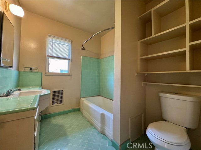 516 E Lomita Avenue, Glendale CA: https://media.crmls.org/medias/af38544f-d8ff-48a9-a48f-c60290f58e51.jpg