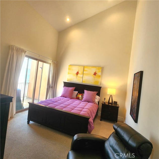 10862 Bloomfield Street, Toluca Lake CA: https://media.crmls.org/medias/af38f05c-3a73-4839-ab91-051dc5d1ca15.jpg