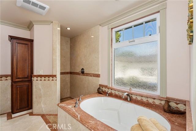 Detail Gallery Image 17 of 30 For 26240 Regent Ave, Lomita,  CA 90717 - 3 Beds | 2/1 Baths