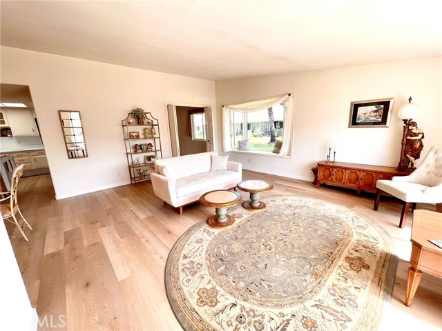 Detail Gallery Image 6 of 24 For 13500 Wentworth Ln 121a,  Seal Beach,  CA 90740 - 2 Beds | 1/1 Baths