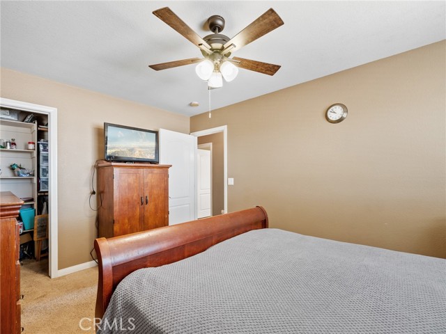 15454 Mustang Avenue, Apple Valley CA: https://media.crmls.org/medias/af3ab4e5-18da-4827-8589-ea8633330d5f.jpg