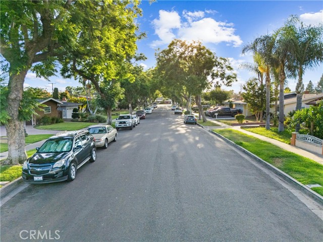 1646 E 15th Street, Santa Ana CA: https://media.crmls.org/medias/af3acb41-9e1c-4964-adc4-4d102025f974.jpg