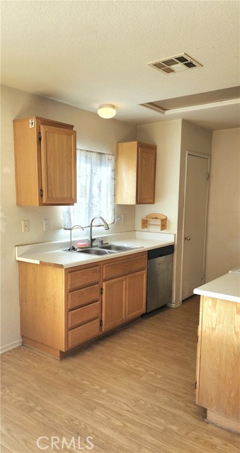 Detail Gallery Image 5 of 20 For 10611 Plainfield, Adelanto,  CA 92301 - 3 Beds | 1 Baths