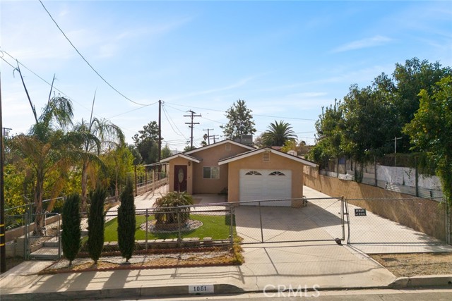 Detail Gallery Image 1 of 21 For 1061 Tepee Ln, Perris,  CA 92570 - 3 Beds | 2 Baths