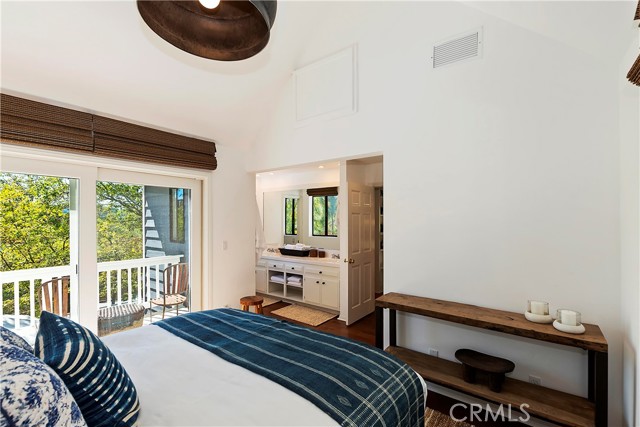 Detail Gallery Image 8 of 36 For 28956 N Shore Rd, Lake Arrowhead,  CA 92352 - 4 Beds | 3/1 Baths