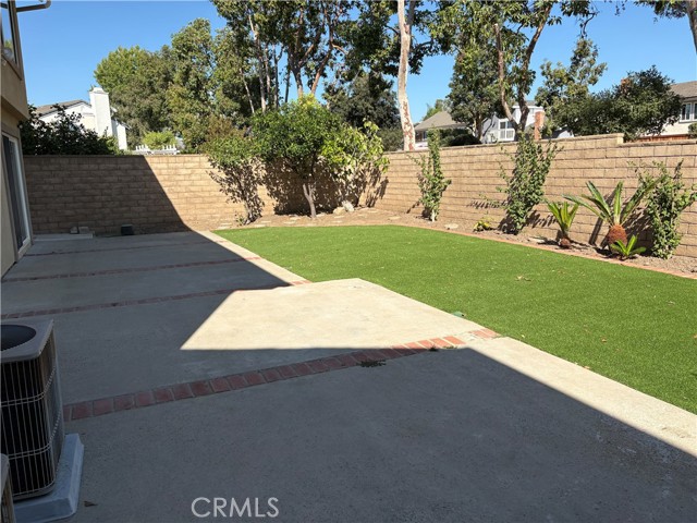 12 Longstreet, Irvine CA: https://media.crmls.org/medias/af407878-4586-4754-aa1b-a1c832dd907f.jpg