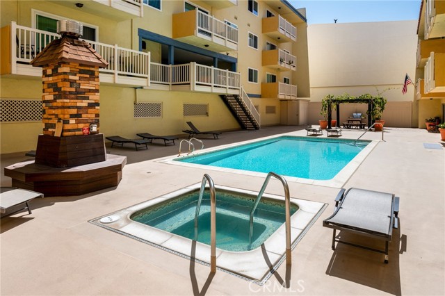 1707 Pacific Coast Highway, Hermosa Beach, California 90254, 1 Bedroom Bedrooms, ,1 BathroomBathrooms,Residential,For Sale,Pacific Coast Highway,SB26076902