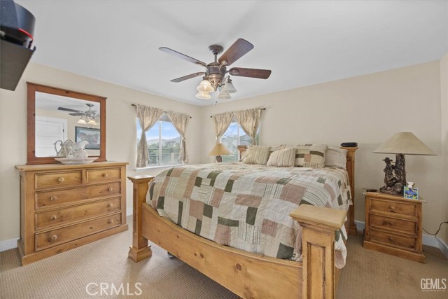 21564 Pine Tree Road, Caliente CA: https://media.crmls.org/medias/af40e5f0-443a-403d-aeda-8ae5089ced5e.jpg