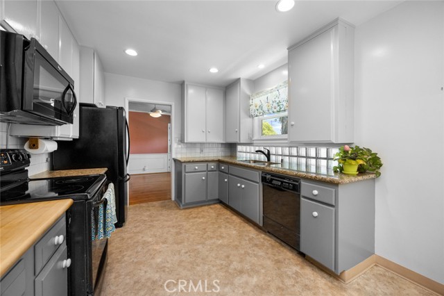 Image 11 of 41 For 5422 Harvey Way