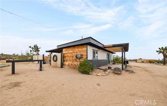 Detail Gallery Image 2 of 67 For 57661 Aberdeen, Yucca Valley,  CA 92284 - 4 Beds | 2 Baths