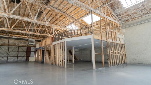 612 S La Brea Avenue, Los Angeles, California 90036, ,Commercial Lease,For Rent,612 S La Brea Avenue,CRSB23011272