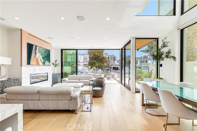 Detail Gallery Image 17 of 62 For 221 Heliotrope Ave, Corona Del Mar,  CA 92625 - 4 Beds | 5/1 Baths