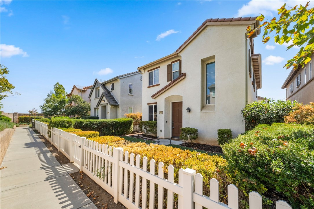 Detail Gallery Image 7 of 54 For 27704 Passion Flower Ct, Murrieta,  CA 92562 - 3 Beds | 2/1 Baths