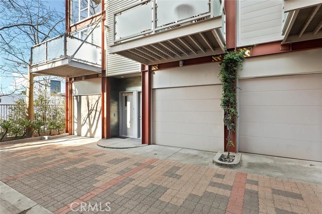 3450 Cahuenga Boulevard, Universal City CA: https://media.crmls.org/medias/af438234-5ff4-4b28-a0a1-73c0e48cee51.jpg
