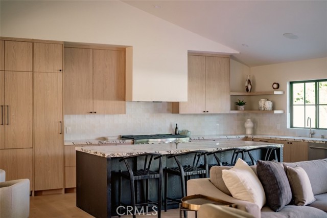 Detail Gallery Image 15 of 46 For 8960 Oak Park Ave, Northridge,  CA 91325 - 4 Beds | 3/1 Baths