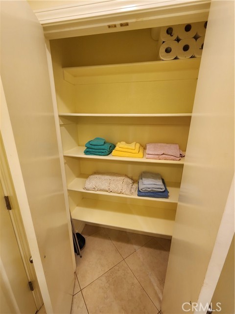 1921 St John Rd, Seal Beach CA: https://media.crmls.org/medias/af447711-8ae0-49c4-958b-b17b95eaa797.jpg