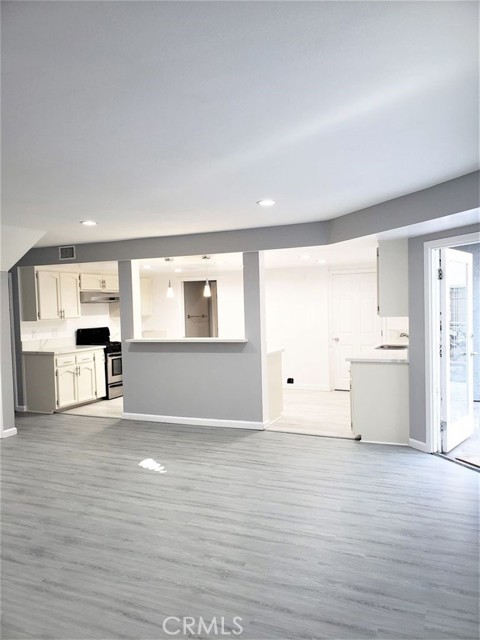 2506 e 6TH Street, Long Beach CA: https://media.crmls.org/medias/af44c2a0-5a48-482b-8b07-c2621f60d64f.jpg