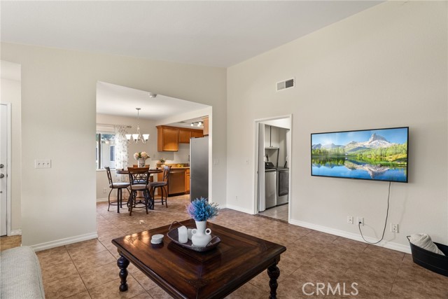 Detail Gallery Image 5 of 20 For 1965 Coulston St #5,  Loma Linda,  CA 92354 - 2 Beds | 1 Baths