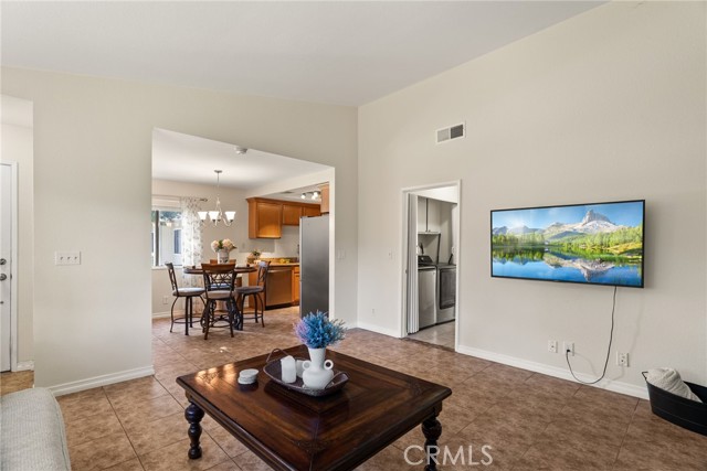 Detail Gallery Image 5 of 20 For 1965 Coulston St #5,  Loma Linda,  CA 92354 - 2 Beds | 1 Baths