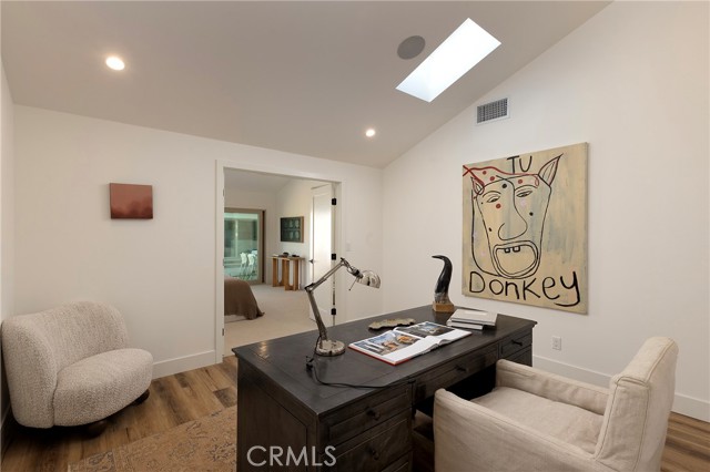 Detail Gallery Image 11 of 37 For 212 E 19th St, Costa Mesa,  CA 92627 - 5 Beds | 4 Baths