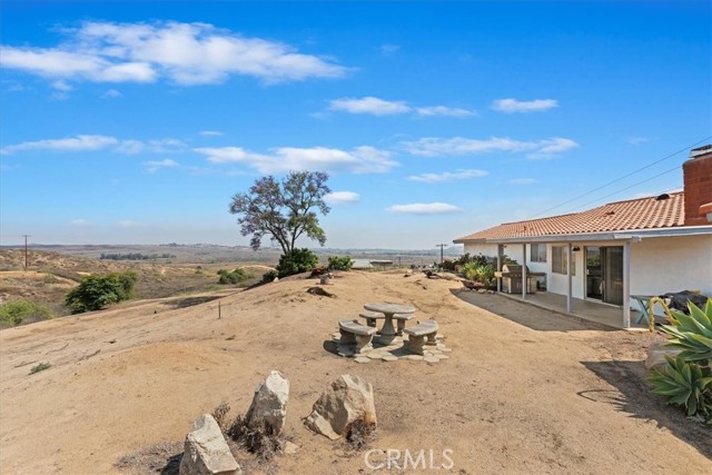 20061 Lounsberry Road, Perris CA: https://media.crmls.org/medias/af466774-0af8-41b4-824c-bf66a8d64b2c.jpg