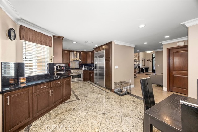 Detail Gallery Image 22 of 63 For 10610 Oak Tree Way, Sunland,  CA 91040 - 5 Beds | 4 Baths