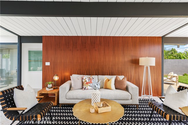 Detail Gallery Image 8 of 51 For 3730 E Casselle Ave, Orange,  CA 92869 - 4 Beds | 2 Baths