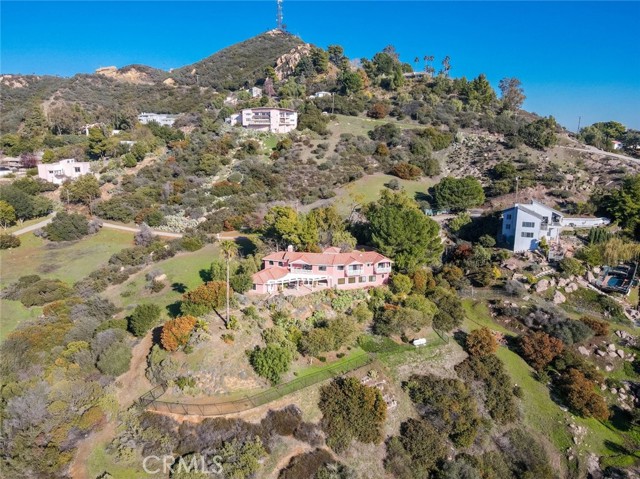 Detail Gallery Image 8 of 74 For 135 Loma Metisse Rd, Malibu,  CA 90265 - 5 Beds | 5 Baths