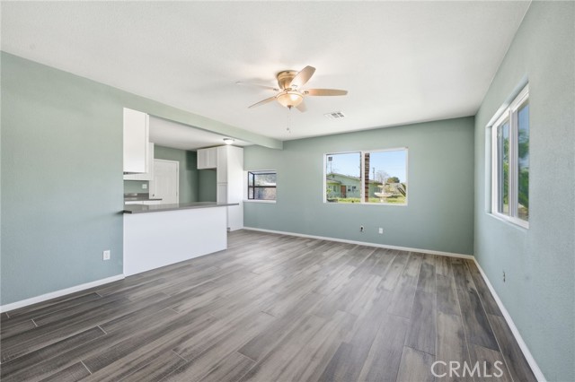 Detail Gallery Image 10 of 39 For 409 W Camellia Way, San Jacinto,  CA 92538 - 4 Beds | 2 Baths