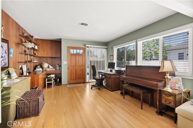308 Flower Street, Costa Mesa CA: https://media.crmls.org/medias/af479e47-6fae-4236-a5cc-15db196c3e3a.jpg