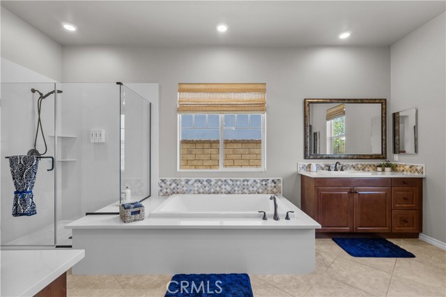 Detail Gallery Image 31 of 71 For 22385 Copper Mountain Ct, Saugus,  CA 91350 - 5 Beds | 5 Baths