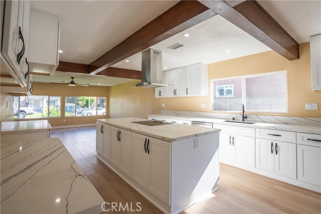 Detail Gallery Image 14 of 62 For 6081 Lemon, Long Beach,  CA 90805 - 4 Beds | 2 Baths