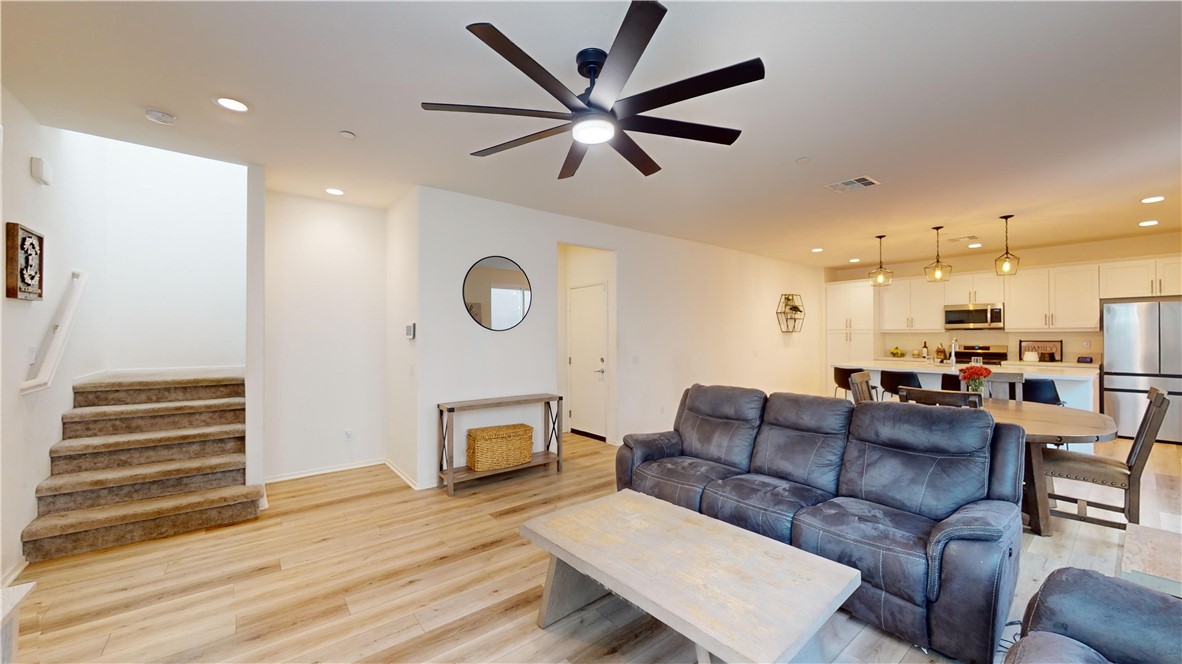 Detail Gallery Image 2 of 36 For 165 Linden Ct, Perris,  CA 92571 - 3 Beds | 2/1 Baths