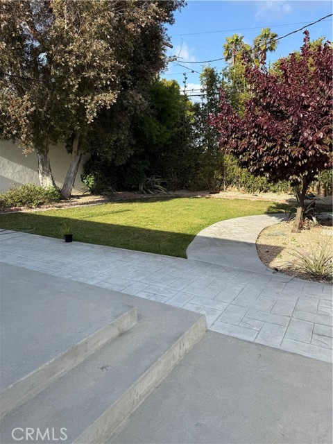 8006 Bleriot Avenue, Los Angeles CA: https://media.crmls.org/medias/af48fba4-b0de-47e5-b9b7-090bb5dc1661.jpg