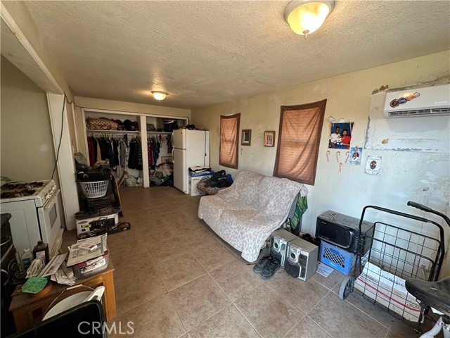 332 S Spring Street, Blythe CA: https://media.crmls.org/medias/af49ede5-3d5d-47a8-9fa1-b9b44a895c37.jpg
