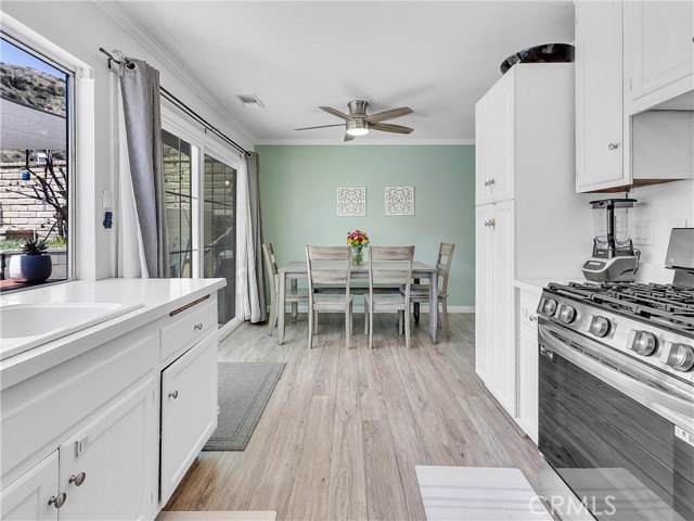 Detail Gallery Image 9 of 26 For 29351 Abelia Rd, Canyon Country,  CA 91387 - 3 Beds | 2 Baths