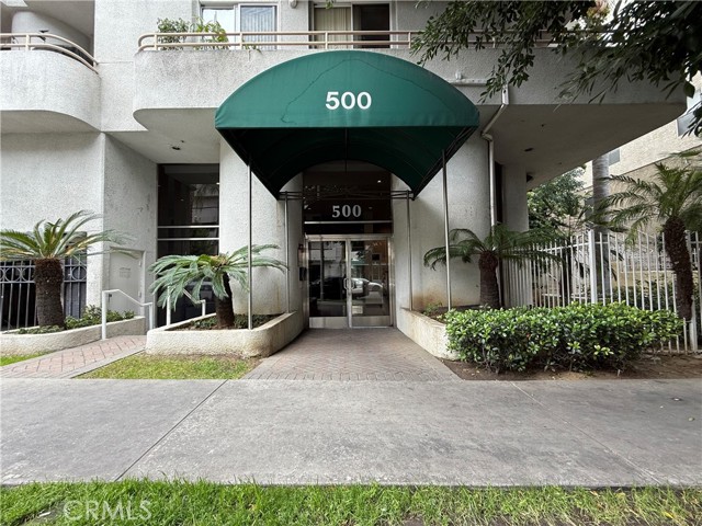 Detail Gallery Image 1 of 35 For 500 S Berendo St #302,  Los Angeles,  CA 90020 - 3 Beds | 2 Baths