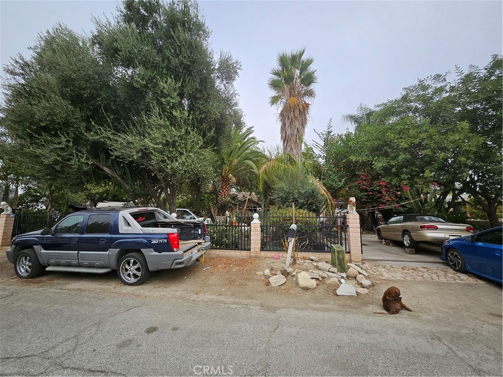 566 E Santa Fe Street